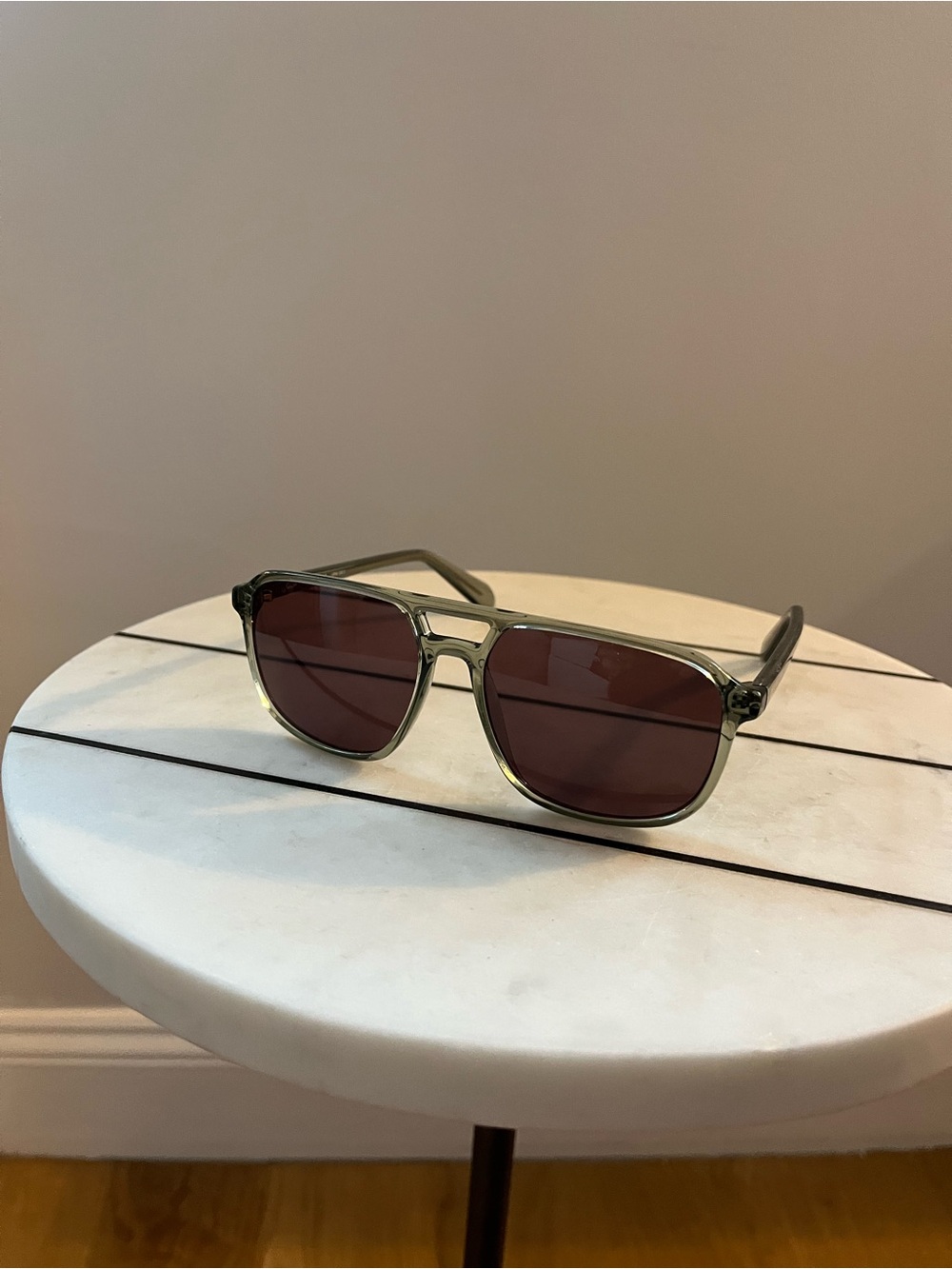 Quay Aviator Sunglasses - Olive Frame - Picture 4 of 6